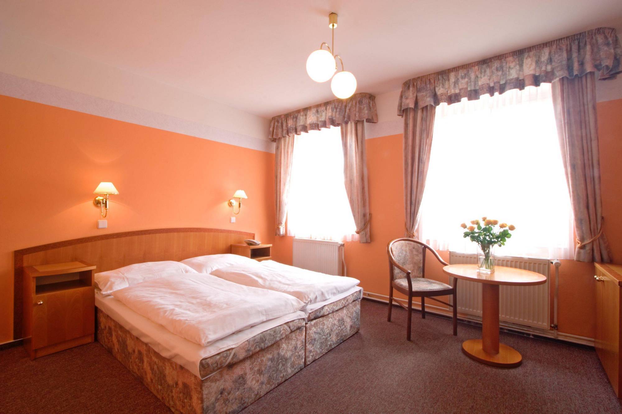 ホテル ホワイト ライオン プラハ エクステリア 写真